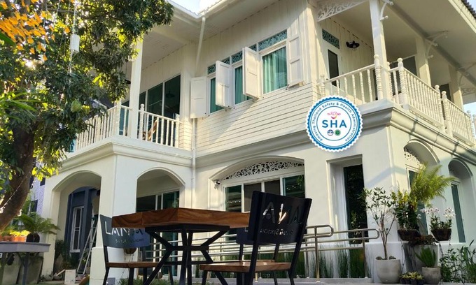 Chiang Mai Hotel | Comfortable Stay at Lana Beds & Space with Top Reviews