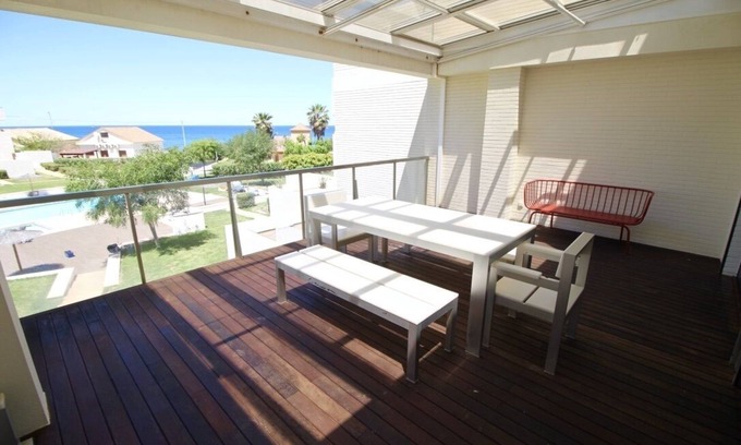 Molinell Apartment | Experience Ultimate Relaxation at Kultaras Marina Retreat