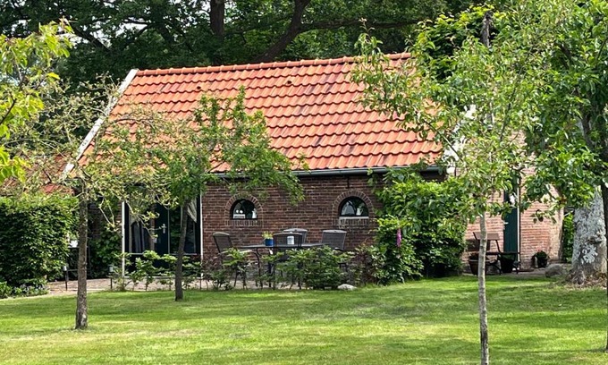 Veeningen House | Scenic Oceanfront Retreat: Guest Rated 9.3/10