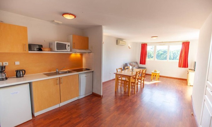 Cassen Apartment | Landes Charm: Modern Comforts with Pet-Friendly Amenities