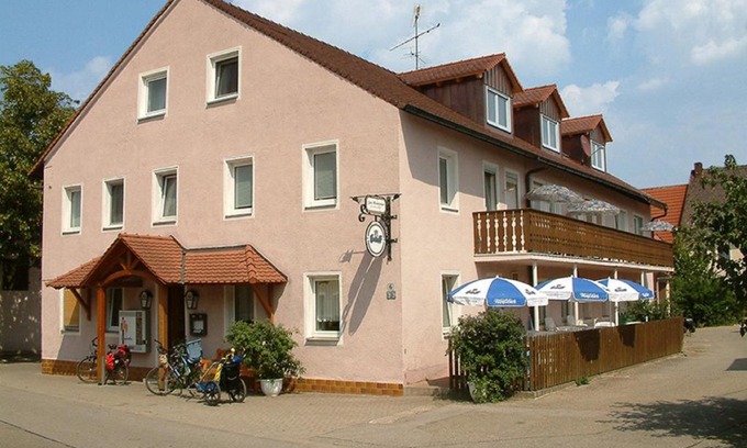 Wolframs-Eschenbach Hotel | Pet-Friendly Retreat at Landgasthaus Zum Mönchshof