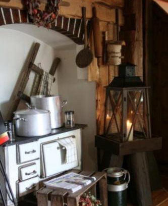 Leuna House | Comfortable Stay at Landgasthof am Bäumchen with Breakfast