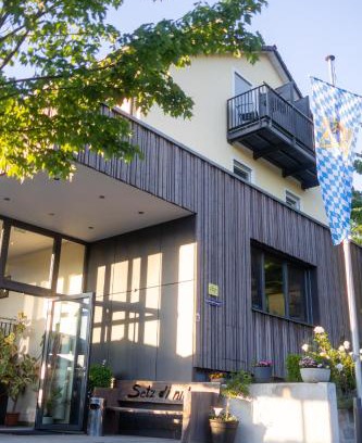 Vohenstrauss House | Pet-Friendly Retreat at Landgasthof Am Sonnenhang