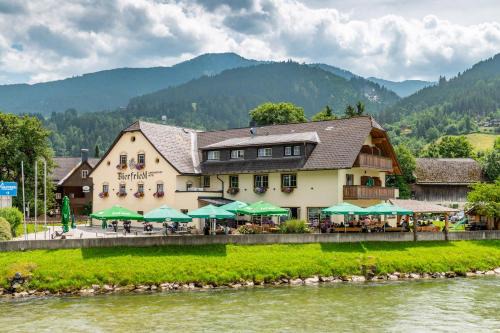 Michaelerberg-Pruggern Hotel | Discover Landgasthof Bierfriedl: Pet-Friendly Retreat