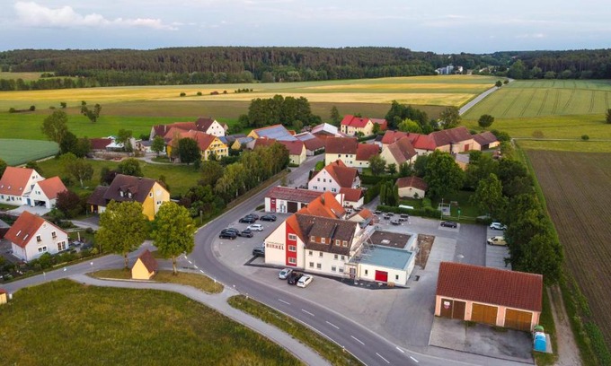Herrieden House | Discover Landgasthof Birkel: Pet-Friendly Retreat Awaits