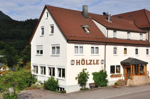 Weilerstoffel Hotel | Inviting Landgasthof Hölzle: Pet Friendly with Great Amenities