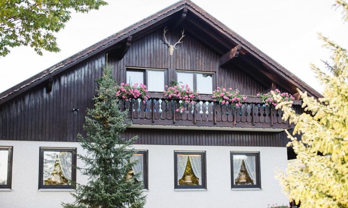 Weissenstein Hotel | Family-Friendly Retreat at Landgasthof Heldenberg