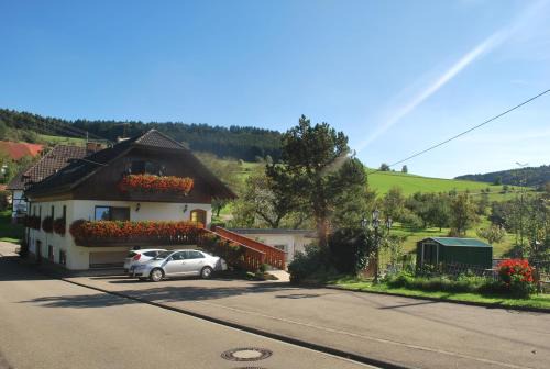 Uehlingen-Birkendorf Hotel | Experience Landgasthof Hirschen Untermettingen with Ocean Views