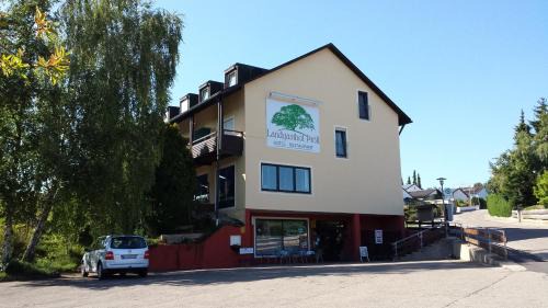 Eichstaett Hotel | Cozy Landgasthof Hotel Pröll: Pet-Friendly with Dining Options
