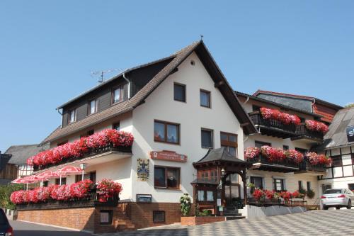 Eimelrod House | Cozy Landgasthof Hotel Sauer with Oceanfront Views & Spa