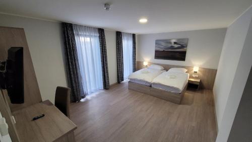 Juechen Hotel | Cozy Landgasthof Kelzenberg: Pet-Friendly with Great Dining