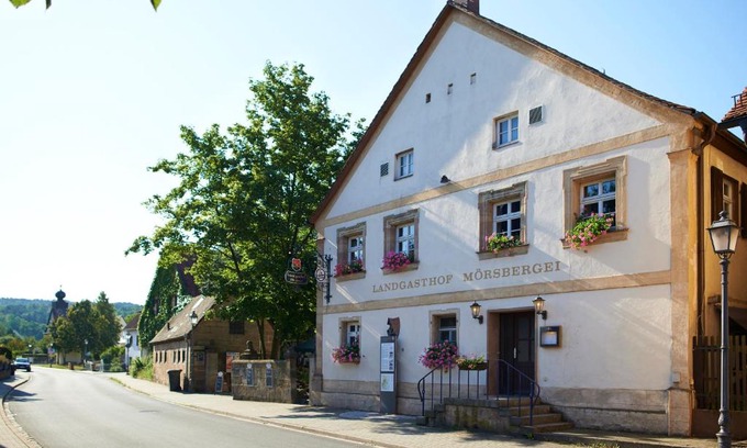Bubenreuth Hotel | Pet-Friendly Retreat at Landgasthof Mörsbergei