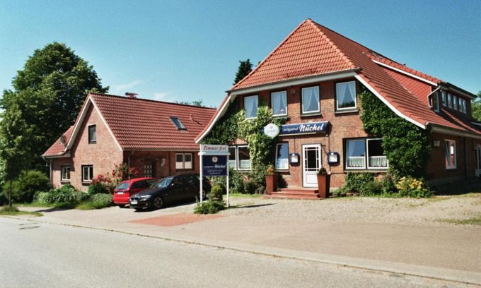 Nuchel Hotel | Cozy Landgasthof Nüchel with Ocean View and Family Perks