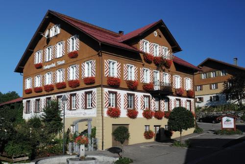 Stiefenhofen Hotel | Pet-Friendly Landgasthof Rössle with Oceanfront Dining