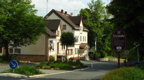 Katzwinkel House | Discover Landgasthof Schneller: Family-Friendly Retreat