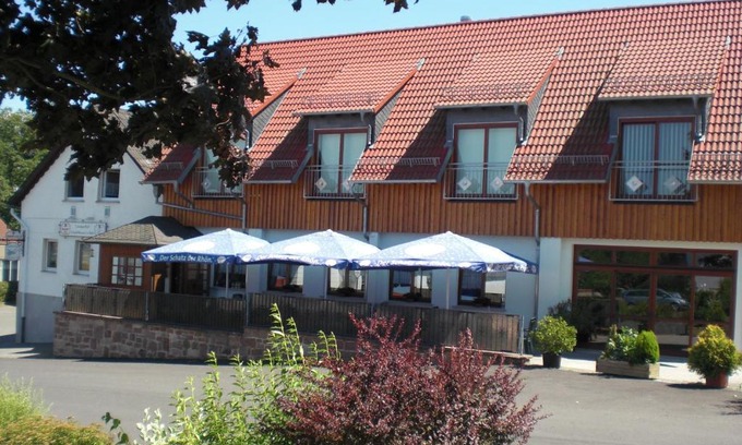Fulda Hotel | Cozy Stay at Landgasthof Schubbkoarn's Ruh - 9/10 Rated!