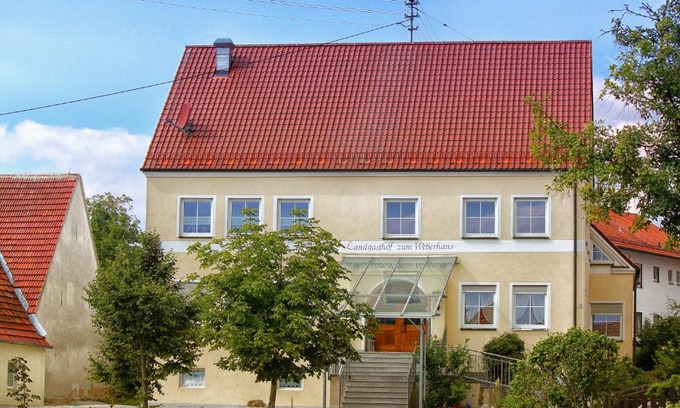 Muendling House | Pet-Friendly Getaway at Landgasthof Weberhans with Ocean View