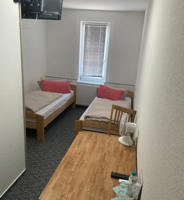 Mittelzentrum Artern Hotel | Cozy Stay at Landgasthof Zum Ring with Breakfast & Pet Access