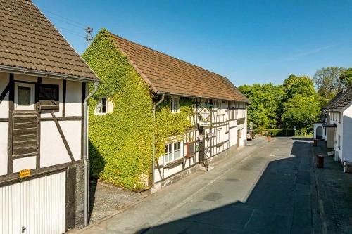 Alzenbach Hotel | Discover Landgasthof Zum Dorfkrug: Family & Pet Friendly Stay