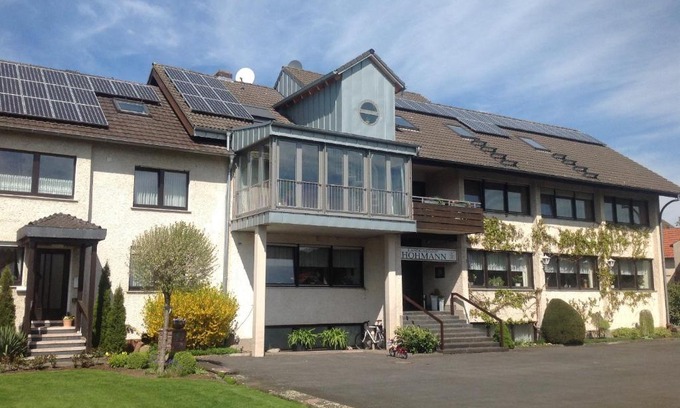 Huenfeld House | Welcoming Landgasthof zum Wiesengrund: Family-Friendly Retreat