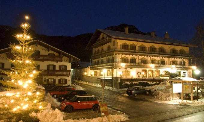 Schleching Hotel | Welcoming Landgasthof Zur Post: Rated 8.6/10 with Dining