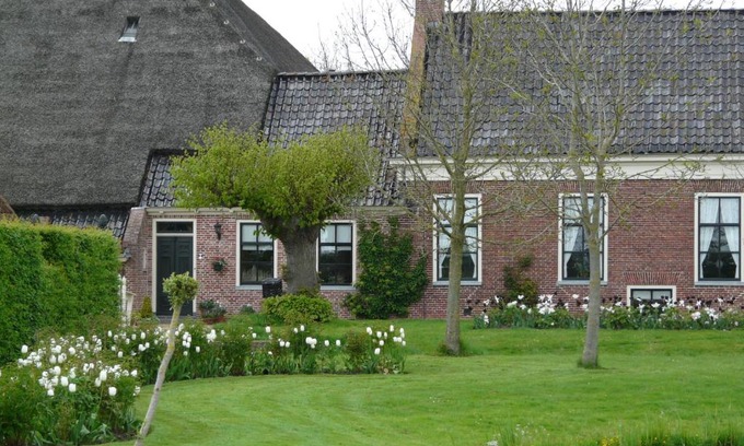 Zuidhorn Bed & Breakfast | Top-Rated Landgoedlogies Pábema with Breakfast & Accessibility