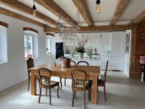 Villenbach Ski Chalet | Cozy Landhaus for Four with High-Speed Wi-Fi Access