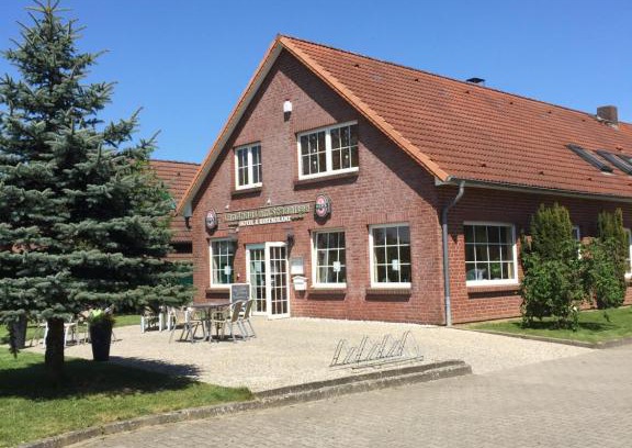 Zarrentin am Schaalsee Hotel | Relax at Landhaus am Schaalsee with Oceanfront Views