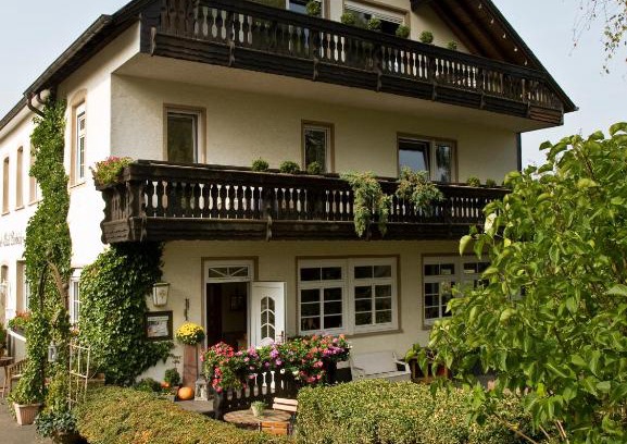 Bad Bertrich House | Relax at Landhaus Bad Bertrich with Oceanfront Dining