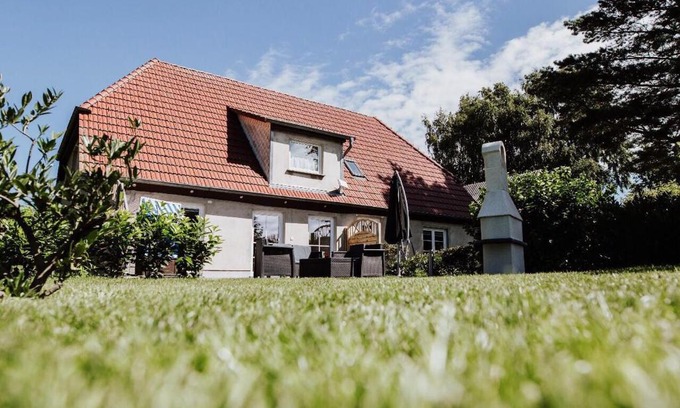 Parchtitz Apartment | Guest Rated 10/10: Family-Friendly Landhaus Boldevitz