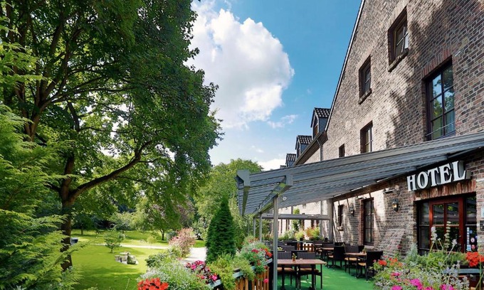 Rhein-Erft-Kreis District Hotel | Landhaus Danielshof