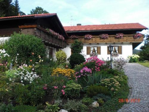Bodenmais Apartment | Family-Friendly Retreat at Landhaus Freiblick - Rated 9.3