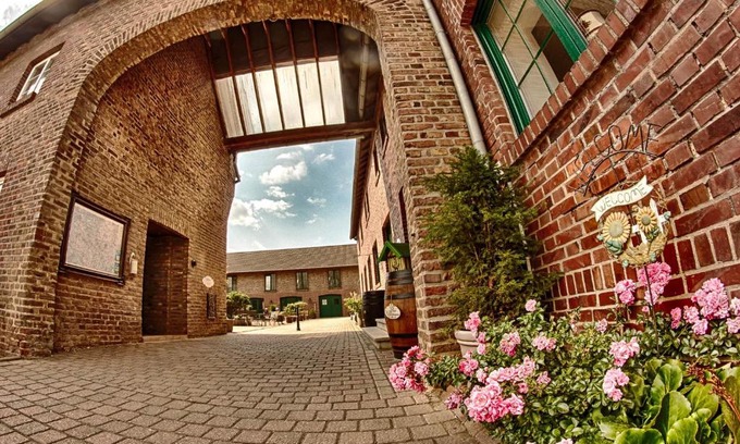 Erkelenz Hotel | Discover Landhaus Göddertzhof: Family-Friendly Retreat