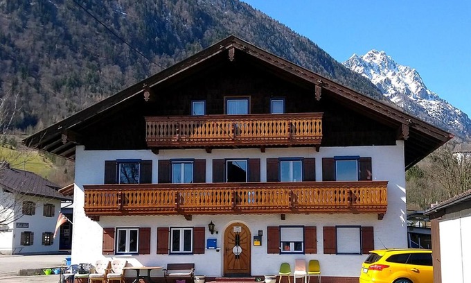 Pidingerau House | Inviting Landhaus Grassmann: Dining, Family-Friendly Stay