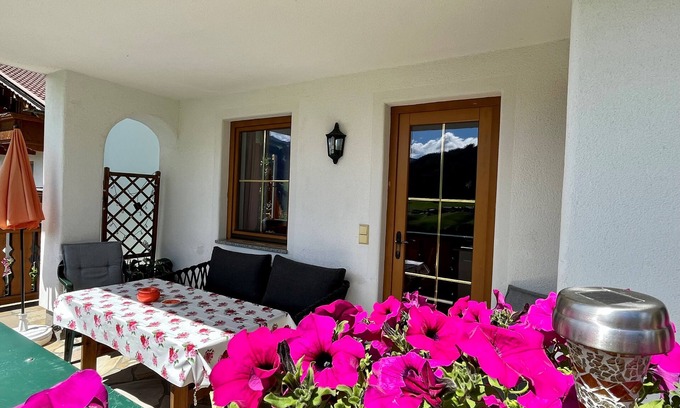 Gerlosbergeben Apartment | Discover Landhaus Höllwarth: Top-Rated Apartment with Pool