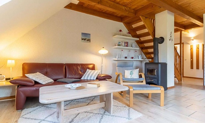 Vollerwiek Apartment | Cozy Country House Getaway in Vollerwiek with Ocean View