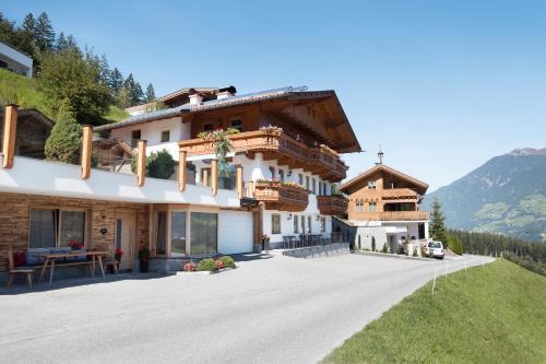 Aschau Im Zillertal Apartment | Discover Landhaus Rieder: Top-Rated Family Getaway