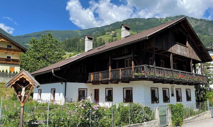 Vallarga House | Landhaus Schneider - Quietly situated, lovingly made and all to yourselves.