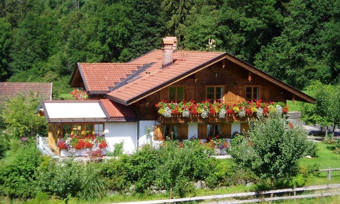 Bad Hindelang Apartment | Family-Friendly Retreat at Landhaus Wankleiten - 4 Star, 9.5/10