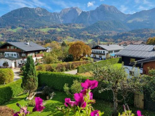 Unterschonau Apartment | Discover Landhaus Weindl: Family-Friendly 4-Star Retreat