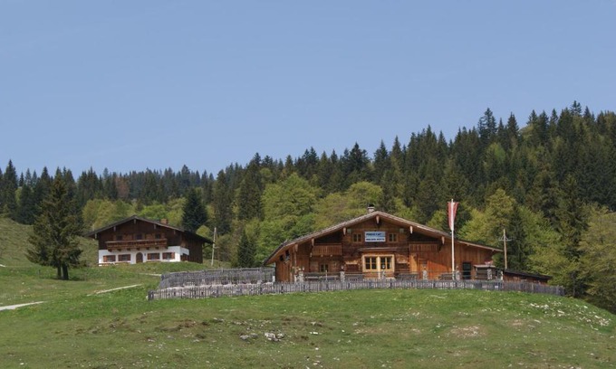 Maschl Apartment | Family-Friendly Landhaus & Welser Hütte at Wolfgangsee