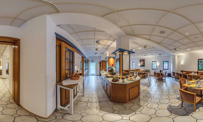 Dillstadt Hotel | Landhotel Der Distelhof mit Scheunencafé