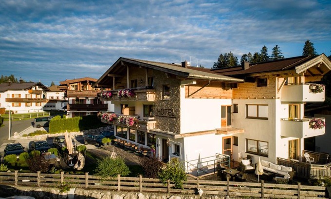 Ellmau Hotel | Discover Landhotel Föhrenhof Ellmau: Family-Friendly Retreat