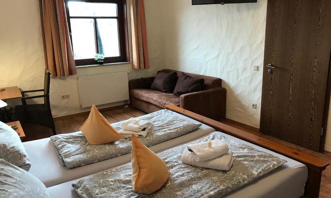 Grevenbroich House | Cozy Landhotel Lindenhof: Pet-Friendly & Family Amenities