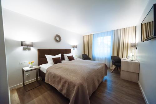 Potsdam Nord Hotel | Inviting Landhotel Potsdam: Family-Friendly with Dining Options