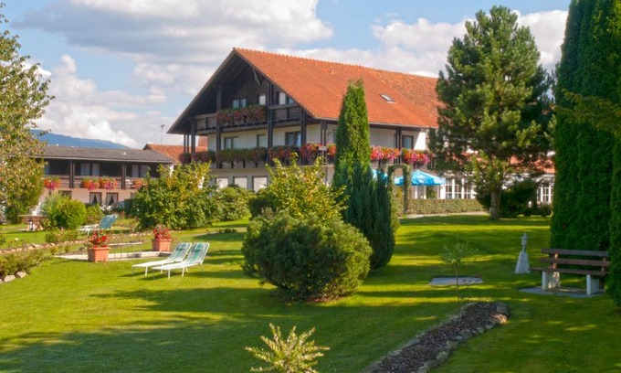 Arnbruck Hotel | Cozy Landhotel Rappenhof: Oceanfront Stay with Spa Access