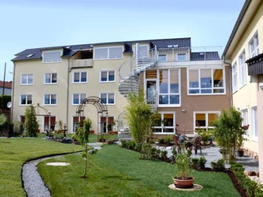 Mettlach Hotel | Discover Landhotel Saar-Mosel: Oceanfront Bliss Awaits