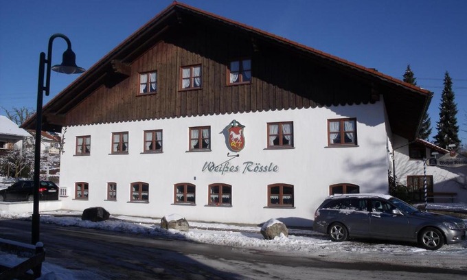 Dietmannsried Hotel | Relax at Landhotel Zahn's Weißes Rössle with Great Dining