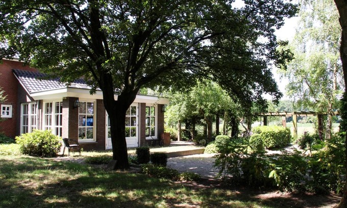 Heythuysen House | Kid-Friendly Retreat at Landhuis de Heibloem - 8/10 Rated