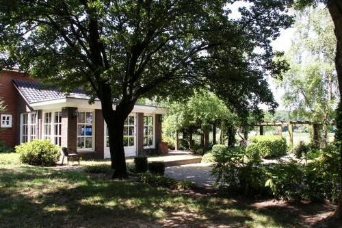 Heythuysen Apartment | Discover Landhuis de heibloem: Family-Friendly Retreat